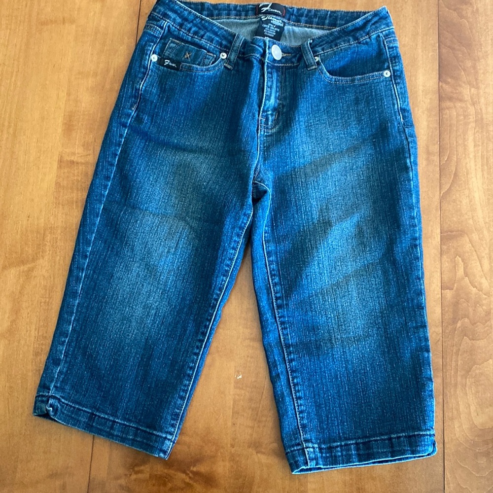 Women’s Flavour by BUBBLEGUM Stretch Cropped Blue Jean Shorts